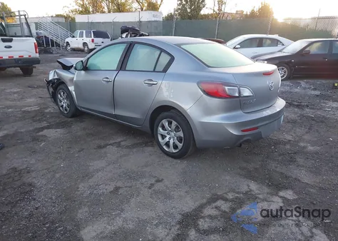 2013 Mazda Mazda3 I Sport из США, поврежденный, VIN JM1BL1UP6D1813257